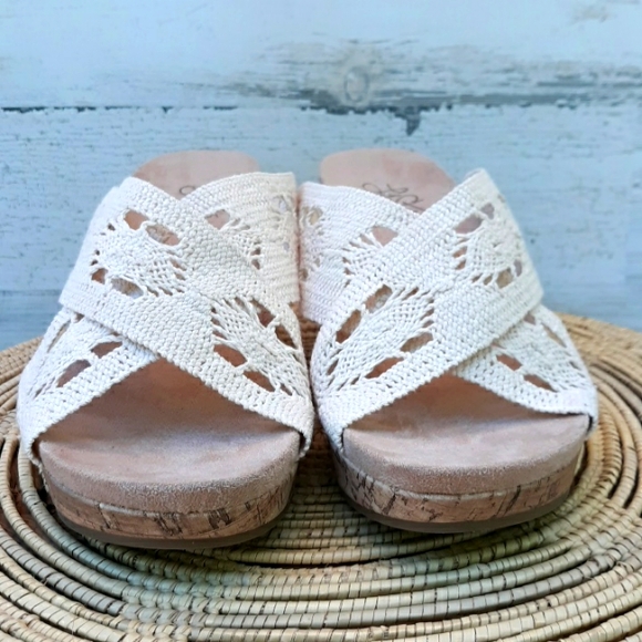 NWOT LIFE STRIDE DONNA WEDGE SANDAL - Picture 2 of 11